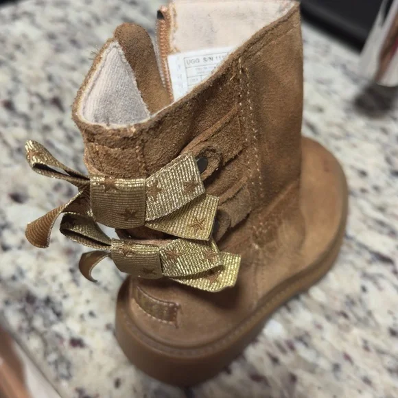 UGG‎ Toddler Tan Boots with Durable Sole Sz 7