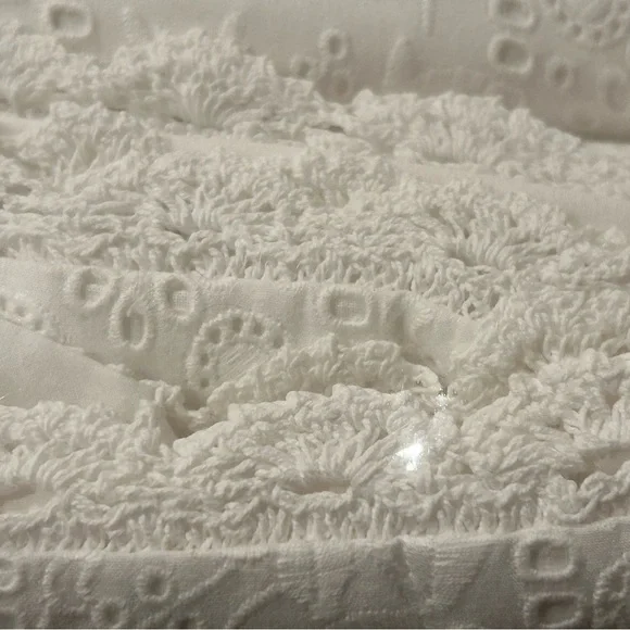 NWT Sundance Irena White king size all-over eyelet duvet