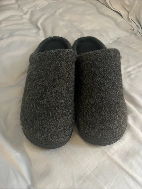 Cozy Dark Gray Fuzzy Slip-On Slippers