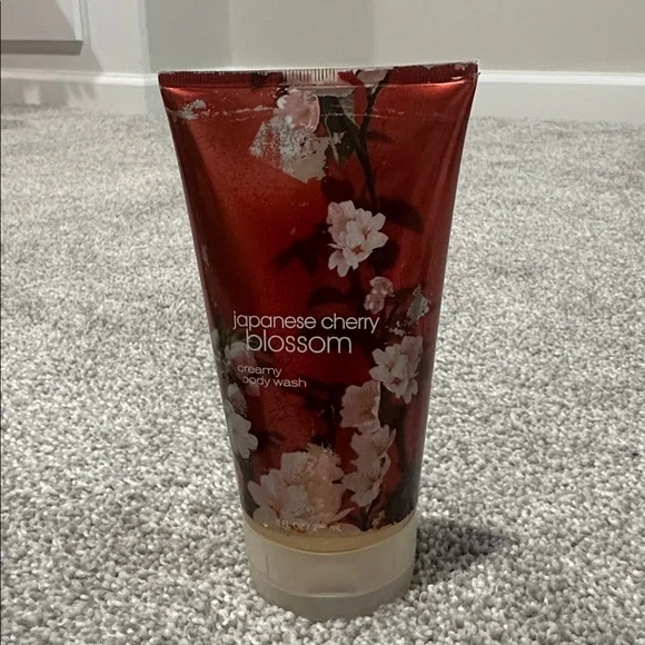 Bath & Body Works‎ Vintage Japanese Cherry Blossom Creamy Body Wash