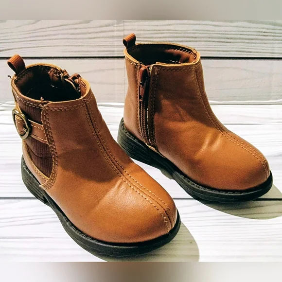 Carter's Tan Kids Zip-Up Boots with Side Heart Bucklerters Size 5