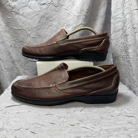 Clarks Mens Brown Pebbled Leather Slip On Moc Toe Loafers Size 10.5 TC 09 10