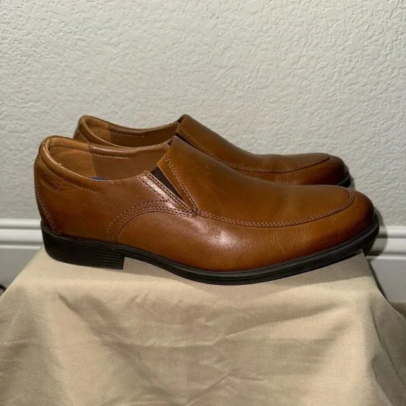 CLARKS Men’s Whiddon Step Dark Tan Leather Slip-on Loafer 9.5M