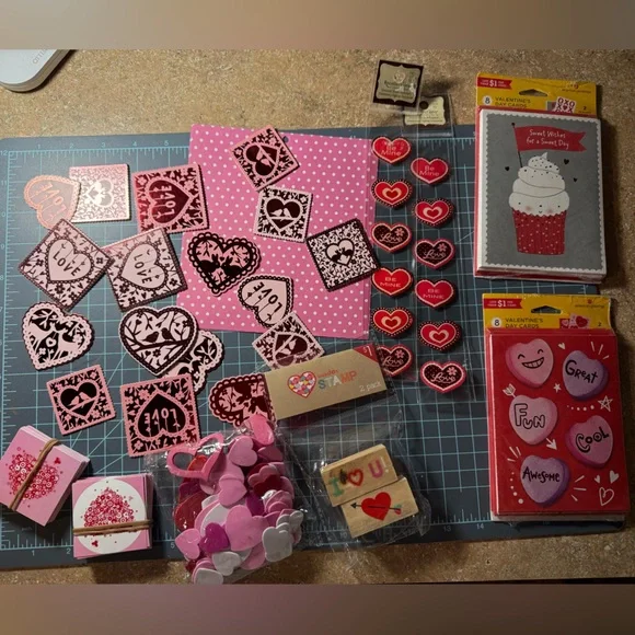 New. ❤️🩷 Valentine's Day Crafts combo: Greeting cards, ink stamps, and stickers