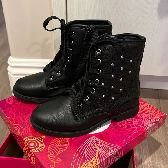 Black sparkly stone boots