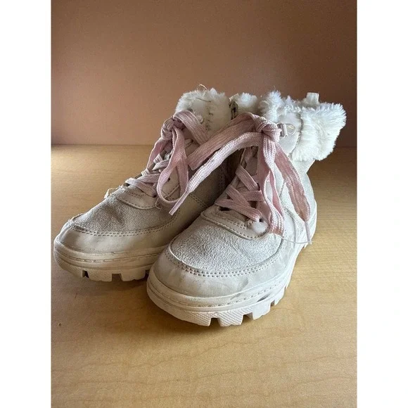 Carters Viola Girls Cream Faux Fur Winter Boots Pink Laces Size 13M Side Zip