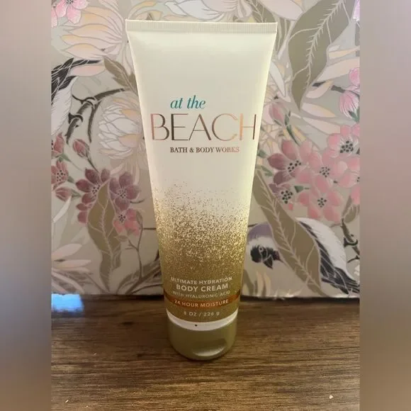 Bath & Body Works At The Beach Body Cream - Gold and Cream