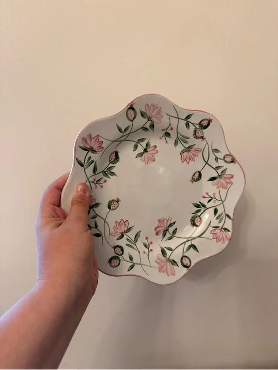 AERIN x Williams Sonoma Floral Pink Scalloped Salad Plates- 4 Count