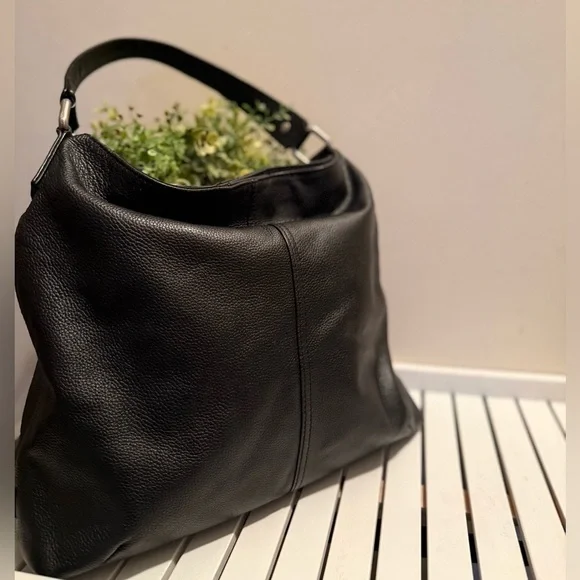 Kooba Hobo Pebble Leather Shoulder Bag EUC