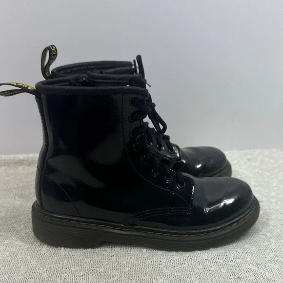 DR MARTENS Junior 1460 Patent Leather Lace Up Boots Shoes Child size 2