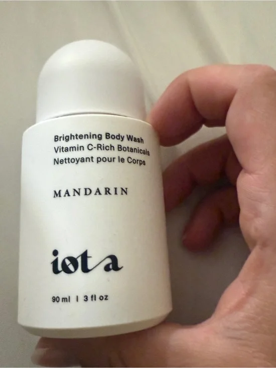 ❤️ 3/$25 lota Brightening Body Wash
