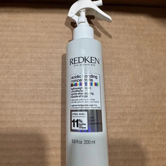 Redken Acidic Bonding Concentrate lightweight liquid conditioner