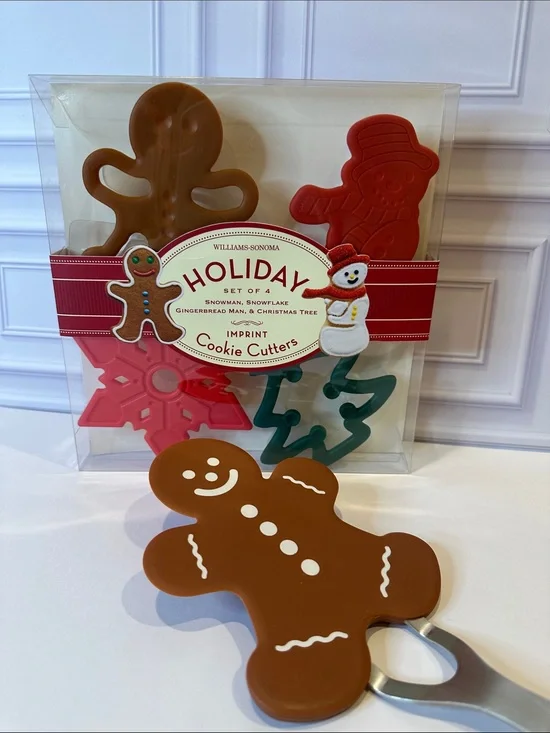 Williams Sonoma Holiday Imprint Cookie Cutter Set of 4 & Spatula #1