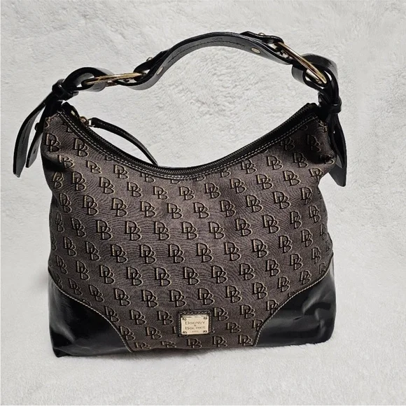 Dooney & Bourke Nikki Shadow Signature Logo Canvas Shoulder bag