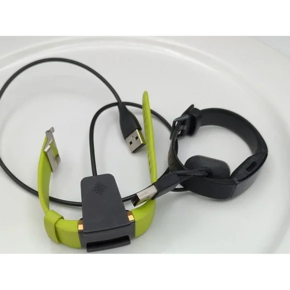 2 Fitbit Trackers with Chargers and wrist‎ straps Broken Not Working For Parts