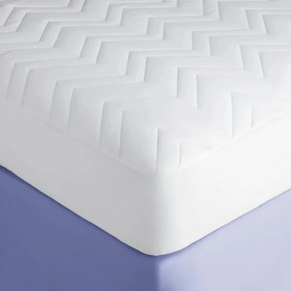 Room Essentials Micofiber Mattress Pad