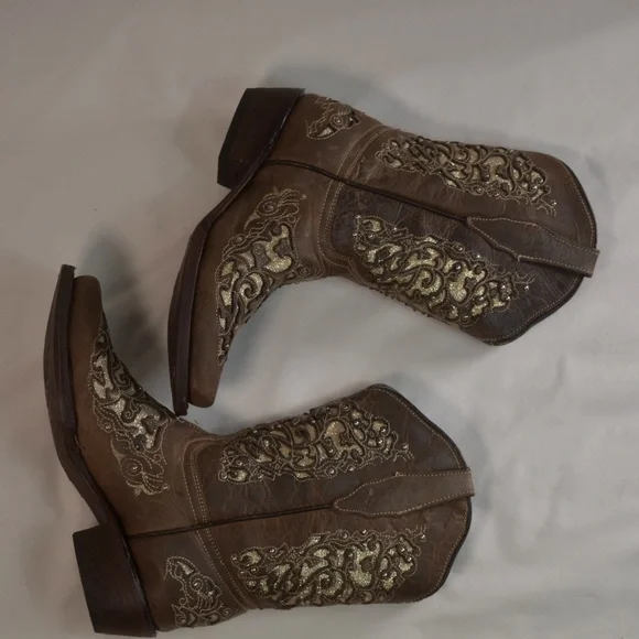 McAllen Kids Floral Embroidery Boot size 6