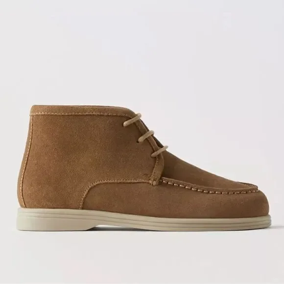 SUEDE BOAT ANKLE BOOTS Size 1