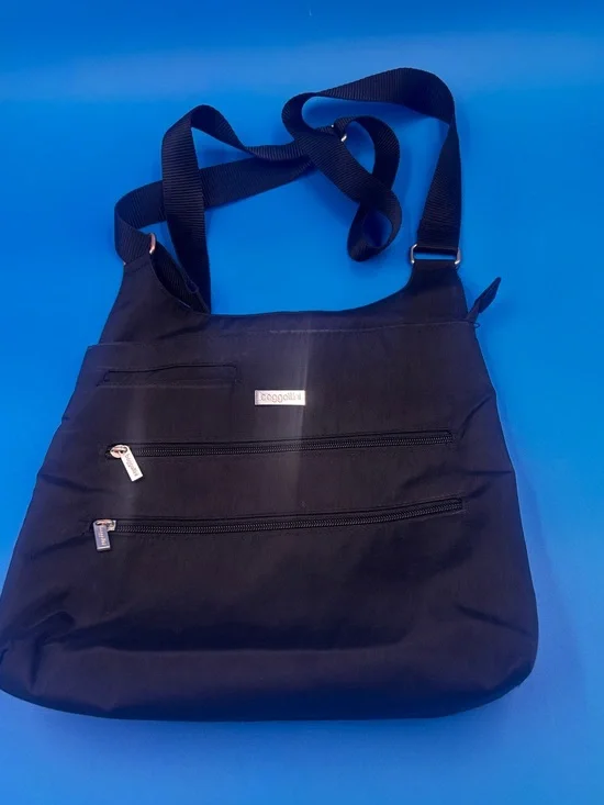 Baggallini Navy Crossbody Bucket Bagg, a lightweight