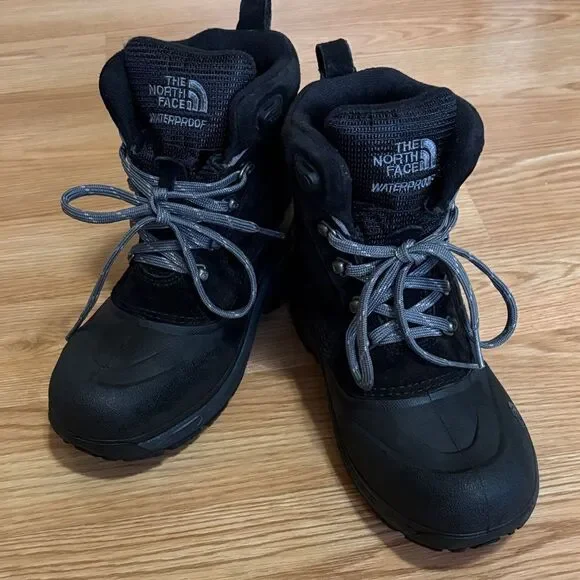 THE NORTH FACE CHILKAT WATERPROOF BOOTS