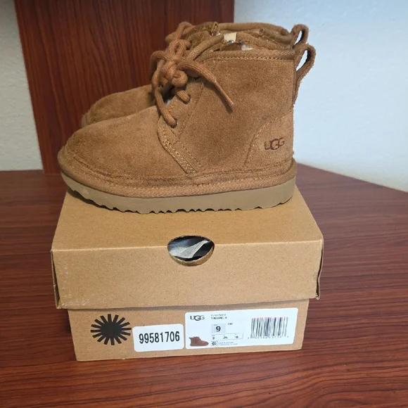 UGG Kids Neumell II Chestnut Suede Boots: Toddler size 9