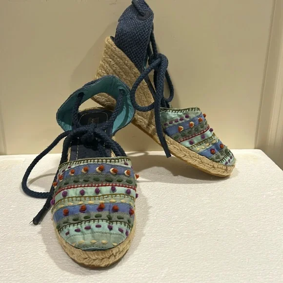 Apepazza Embellished Wedge Espadrilles Sandals round toe ankle ties size 9 (40)