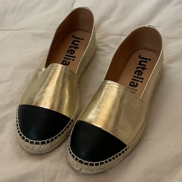 Jutelia Gold Espadrille Flats with Black Toe, 39