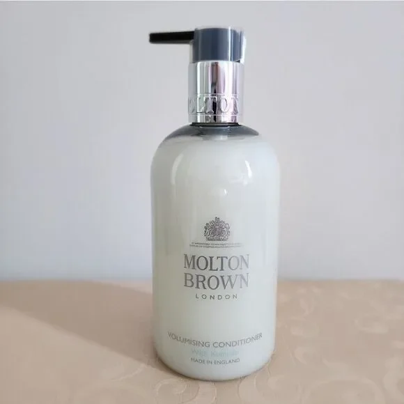 Molton Brown Volumizing Conditioner with Kumudu 300ml / 10 fl oz