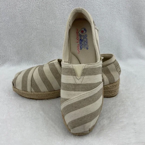 Skechers BOBS Beige and Cream Canvas Espadrilles sz 7