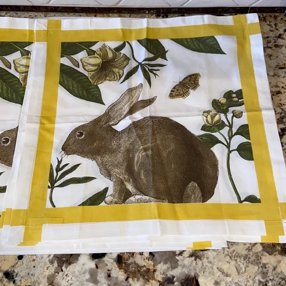 Set of 4 Williams-Sonoma Bunny Easter rabbit cloth Napkins