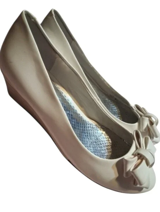 GB Girls White Bow Low Wedge Dress Shoes Heels Size 5M Youth Kids Special Event