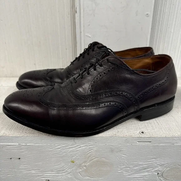 Allen Edmonds Chester 1973‎ Burgundy Leather Wingtip Oxford Men's Size 10.5 USA