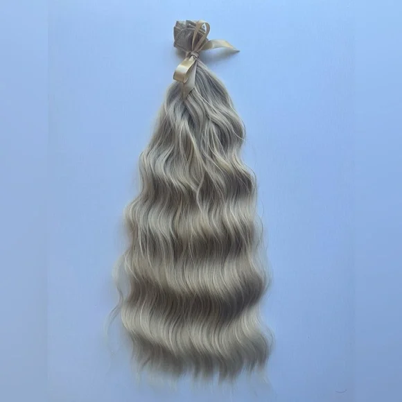 Luxurious Natural Ash Light Blonde Wavy Clip in Hair Extensions