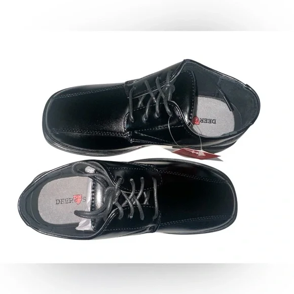 Deer Stags Shiny Black Dress Shoes size 2 1/2.               (#69)
