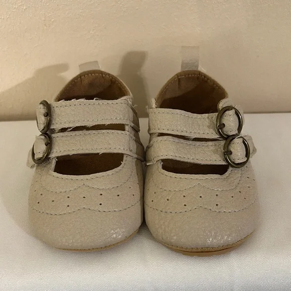 Charming Cream Kids Dress Shoes with Buckle Straps