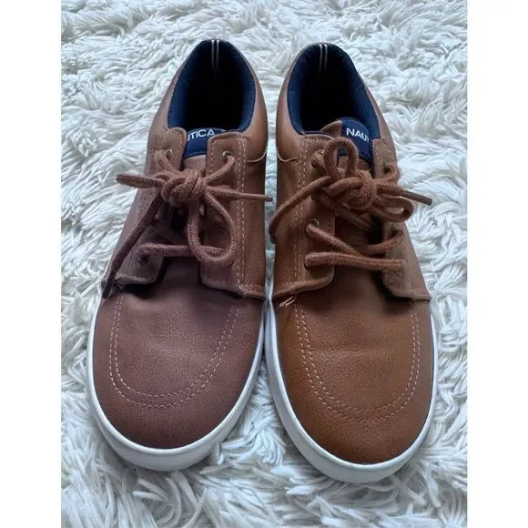 EUC Brown Nautica Boys Size 3 loafers