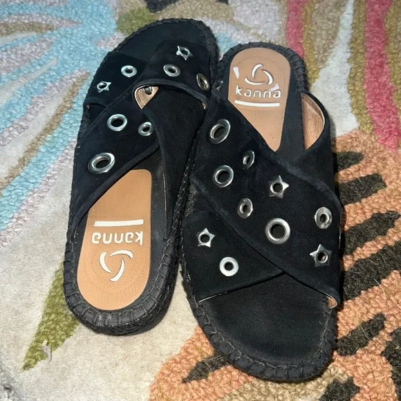 Leather star and metal grommet woven espadrille flats