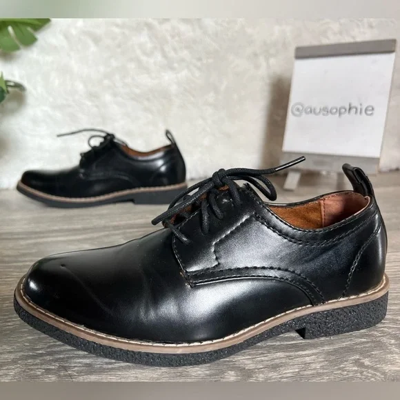 Deer stags Zander lace up Oxford in black. Size 1M