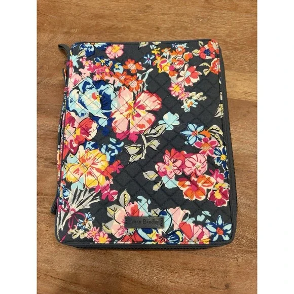 NWT Vera Bradley Laptop Organizer‎ In Pretty Posies 14x11