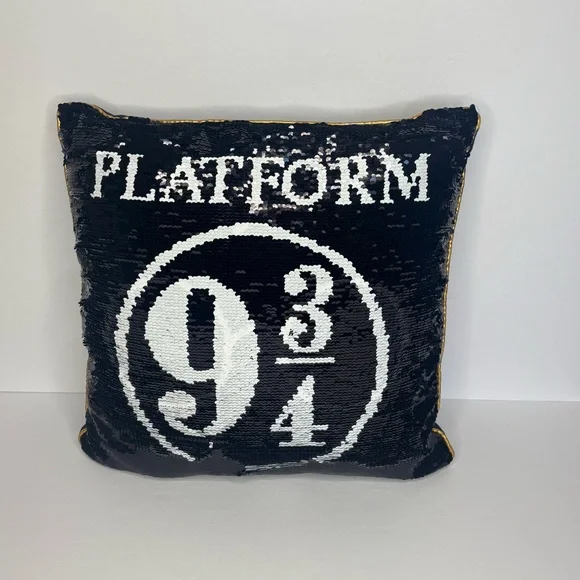 Black and White Platform 9 3/4 Flip‎ Sequin Pillow Back Soft Velour