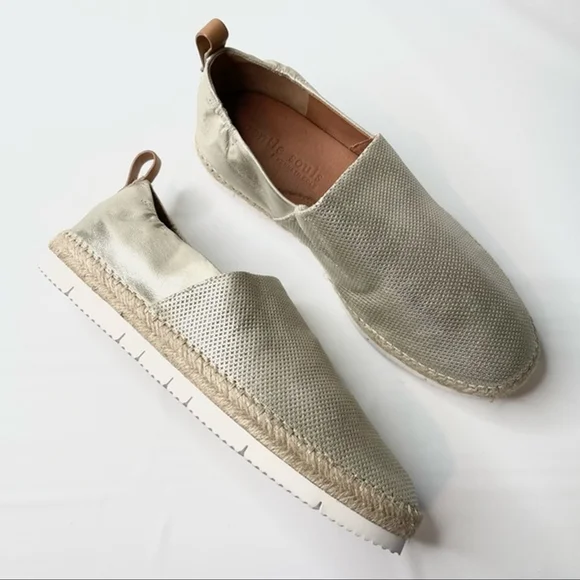 Gentle Souls by Kenneth Cole Lara A-Line Sporty Gold Espadrilles Size 9.5