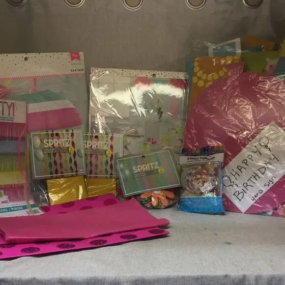 Pastel Birthday bundle including yard sign, wall decor, balloons and streamers‎