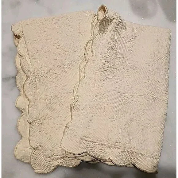 Vintage 100% Cotton PALE YELLOW MATELASSE KING SHAMS 21