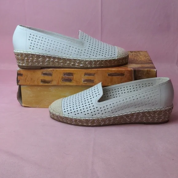 Bella Vita White Leather Channing Cap Toe Metallic Detail Espadrilles size 9