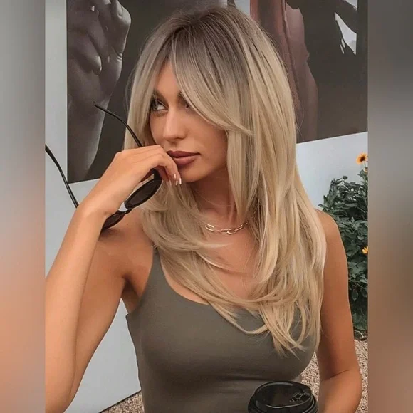 Dark Roots Layered Light Blonde Straight Hair Wig - Realistic appereance