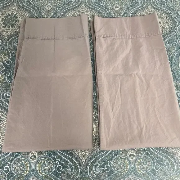 Kirkland Signature Pillowcases in Taupe