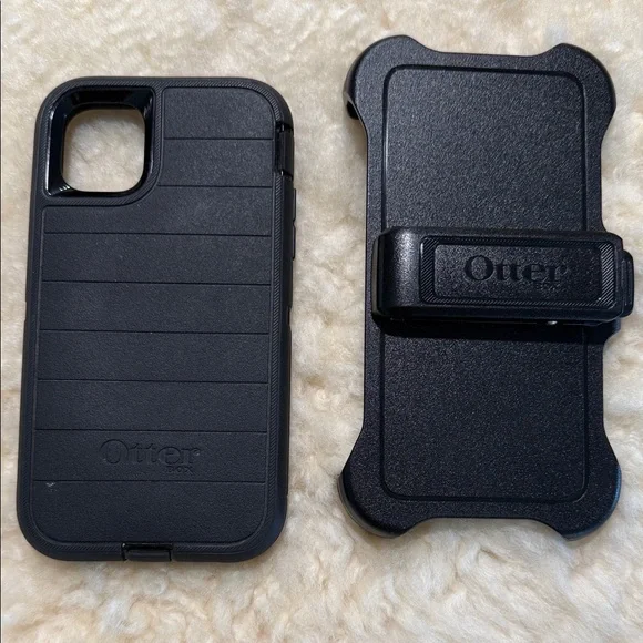 OtterBox Rugged Black Case with Clip