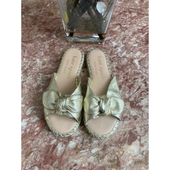 New Kate Spade Saltie Shore Gold Leather Flat Espadrille Sandal Size 6.5B, $128