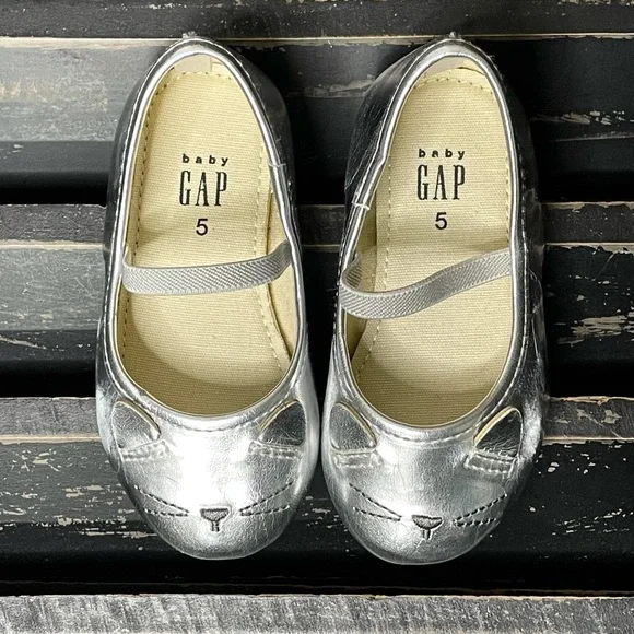 BABY GAP Silver Metallic Mary Jane Cat Ballet Flats