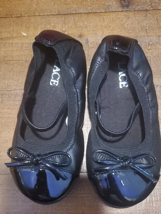 Place Black Girls' Ballet Flats with Bow Accent